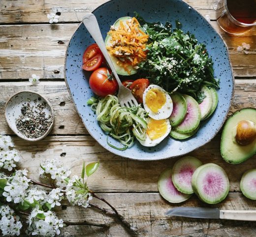 Bowl mit Gemüse und Ei - Ernährungsberatung Luisa Beerling